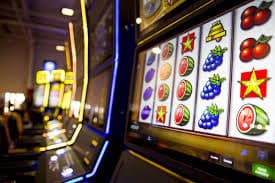 xojili live casino roulette wheel spinning in HD broadcast studio